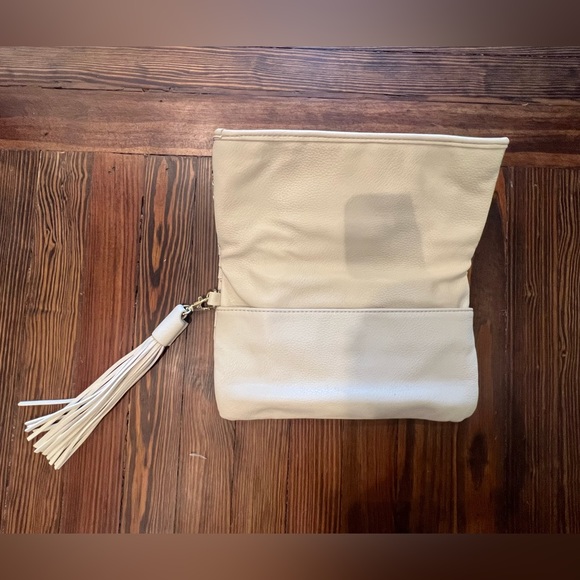 NEW: Cornelia Guest Foldover Clutch - Picture 4 of 6